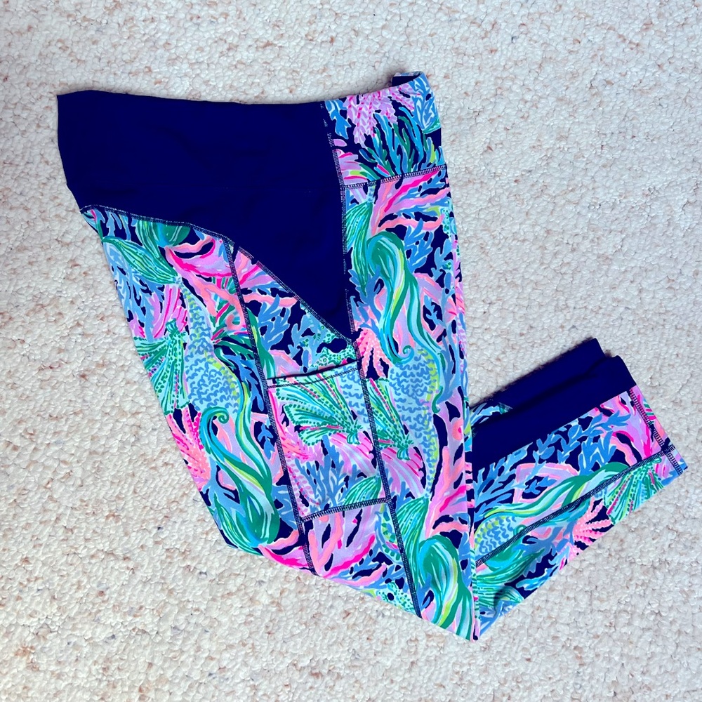 Lilly Pulitzer Size XXL Weekender Leggings Luxletic Bringing Mermaid Back - Picture 4 of 6